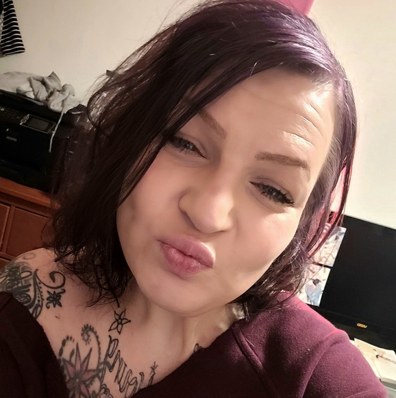 Meet your Posher, Danielle - Picture 16 of 16